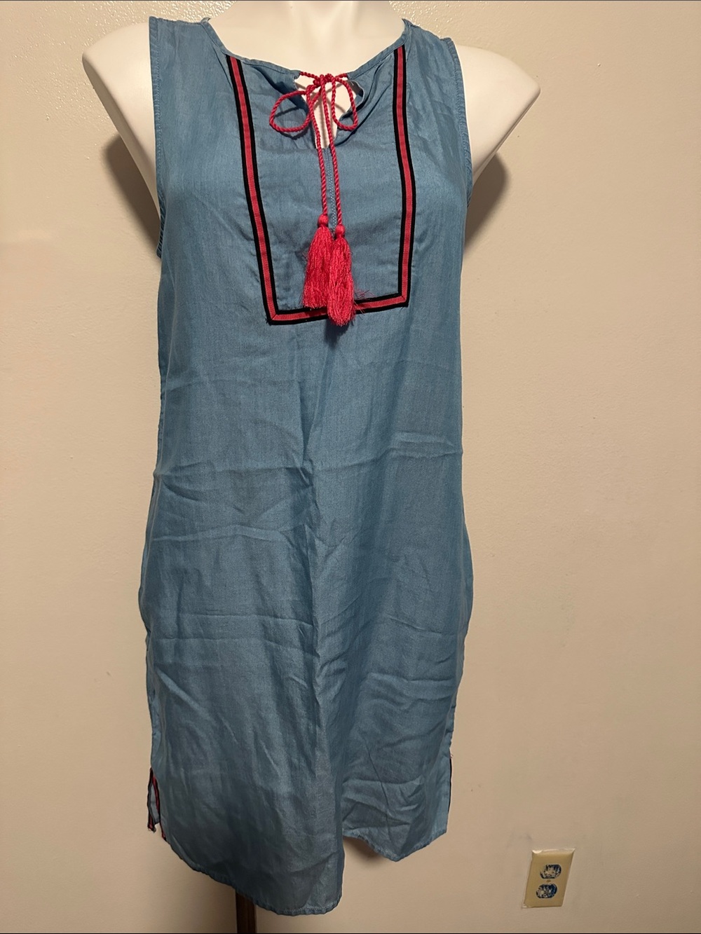 crown & ivy Sky Blue Sleeveless Tunic with Pink Tassels